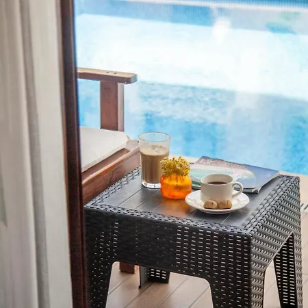 Cesmekes מלון Çeşme